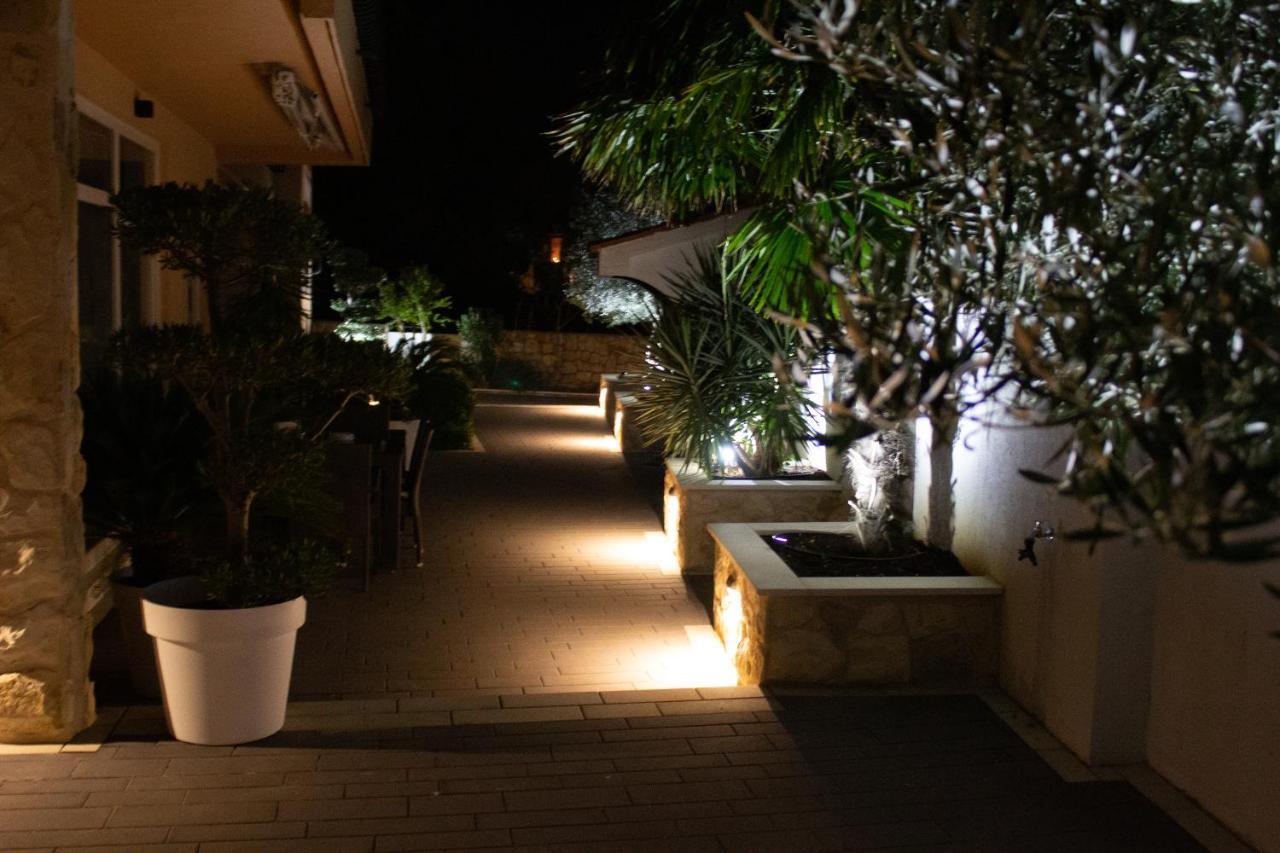 Apartments Villa Jelena Vodice Exteriör bild