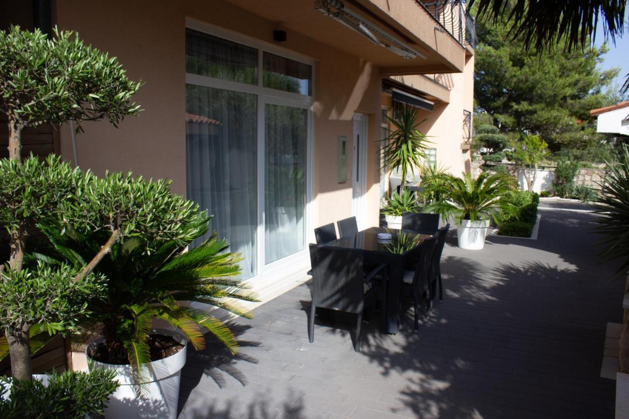Apartments Villa Jelena Vodice Exteriör bild