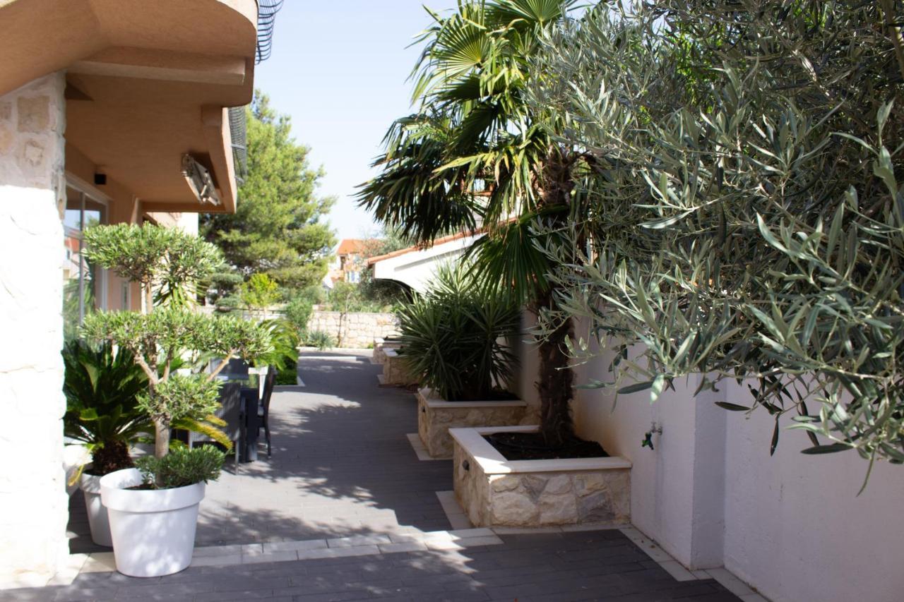 Apartments Villa Jelena Vodice Exteriör bild