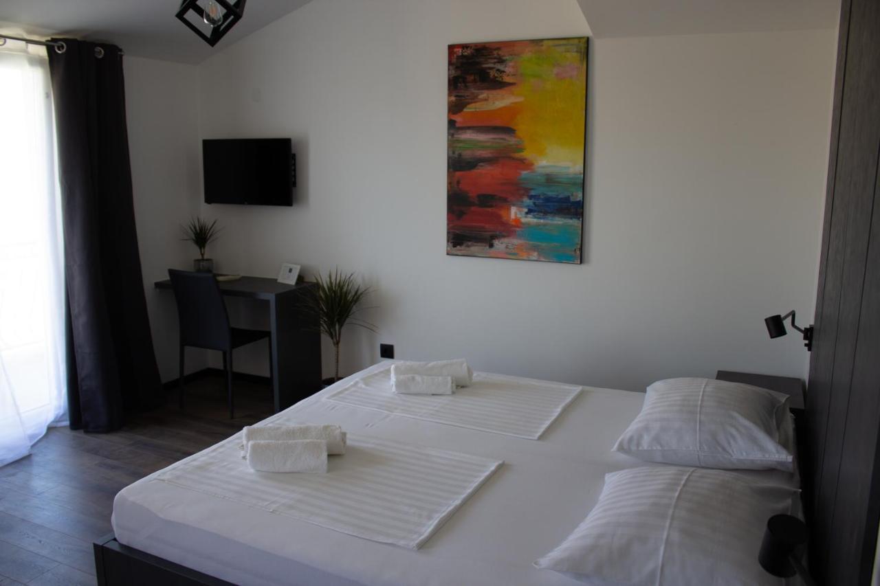 Apartments Villa Jelena Vodice Exteriör bild