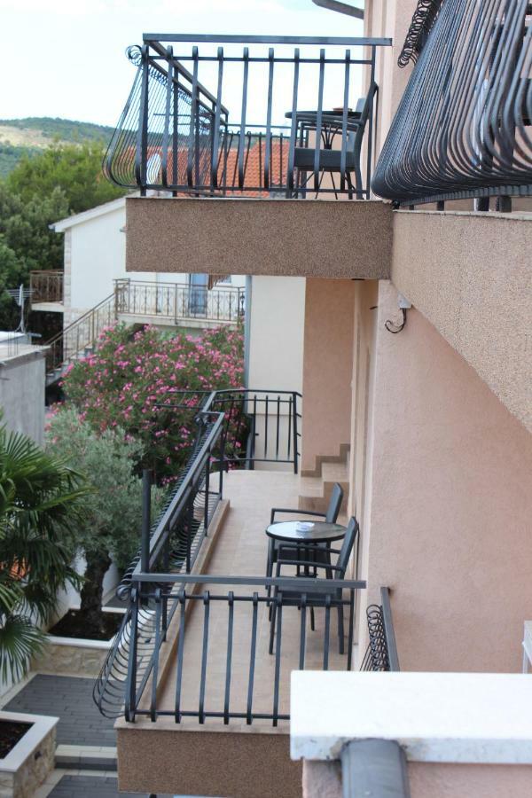 Apartments Villa Jelena Vodice Exteriör bild
