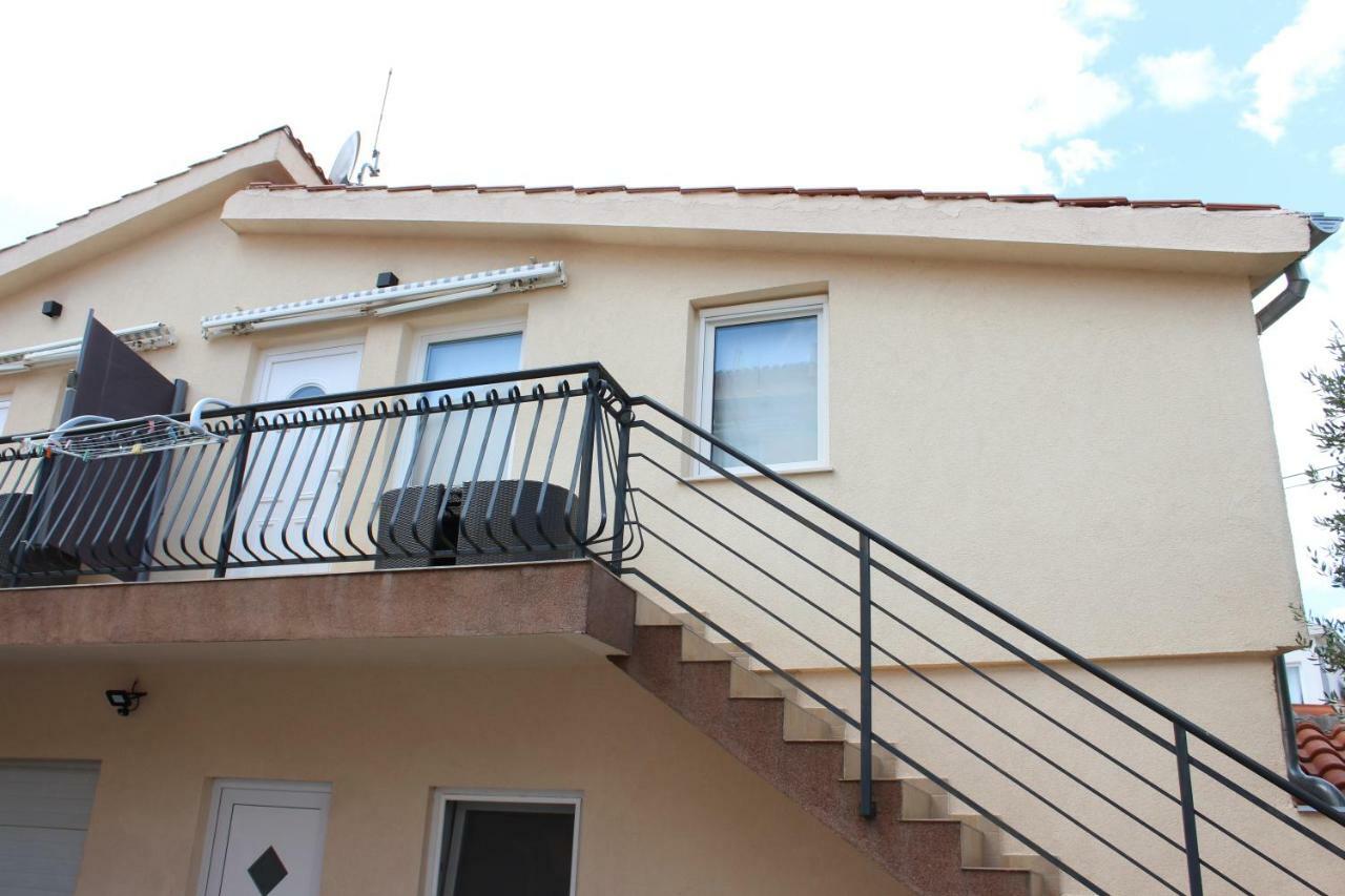 Apartments Villa Jelena Vodice Exteriör bild